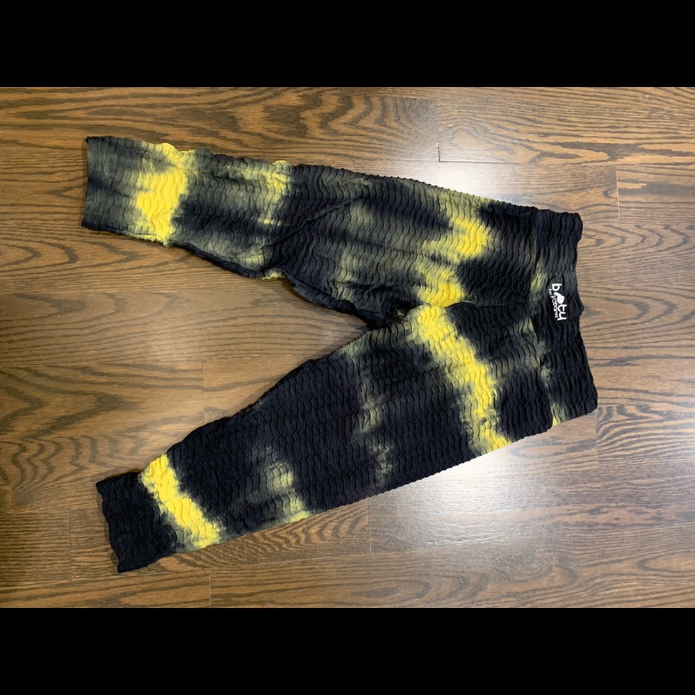 OS Booty by Brabant tie dye crop length - black & yellow